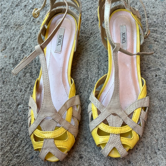 XOXO Shoes Xoxo Beige And Yellow Sandals Never Worn Poshmark